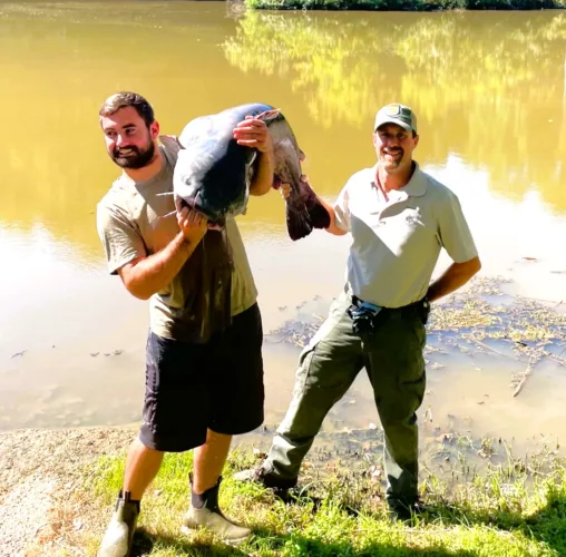 Ravenswood man hooks record blue catfish